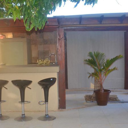 Homey Vacation And Carrental Willemstad Bagian luar foto
