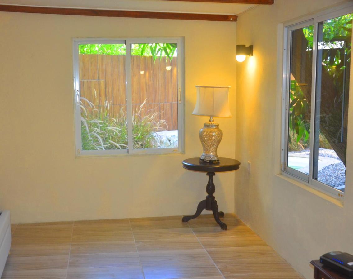 Homey Vacation And Carrental Willemstad Bagian luar foto